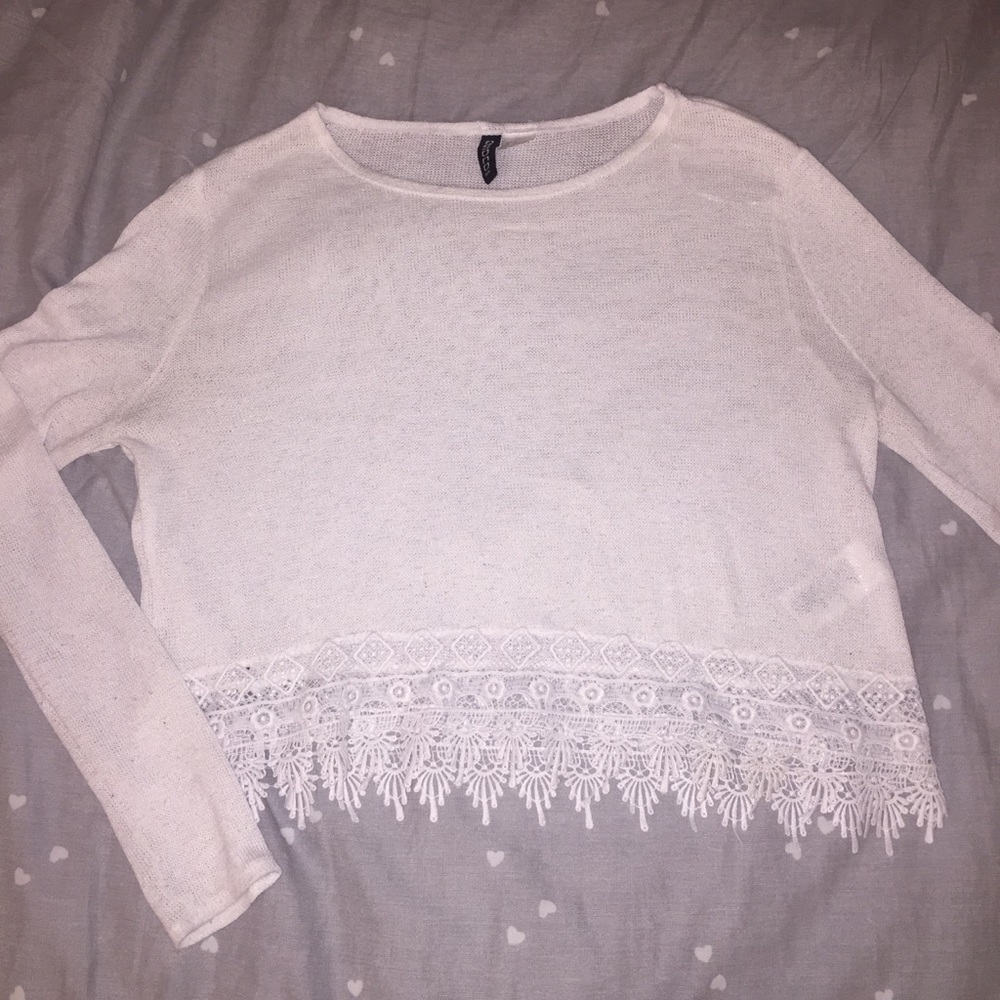 White long sleeve crop top